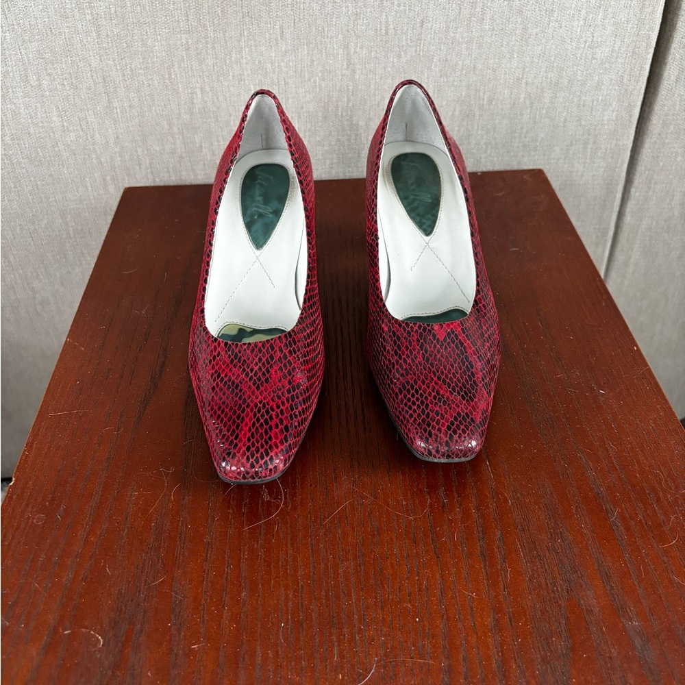 Red Snakeskin print heels - Size 4B